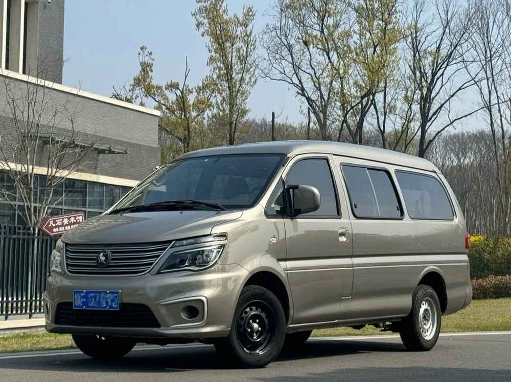 Dongfeng Fengxing Lingzhi M5L 2.0L 7 Seater Version, 2020 — фото 1