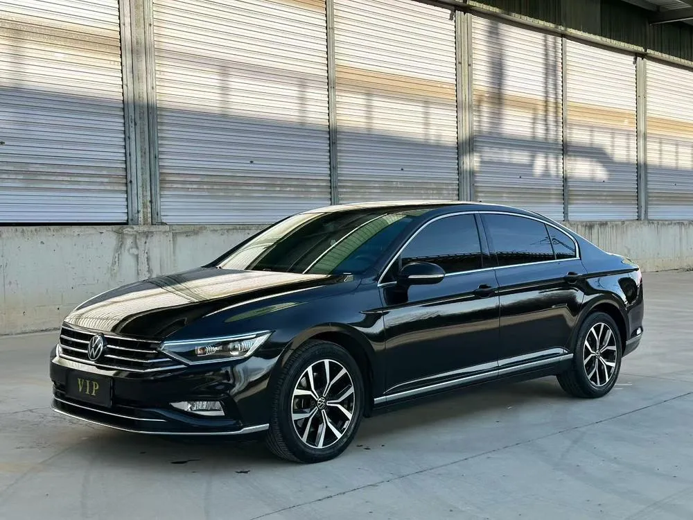 Volkswagen Magotan 330TSI DSG 30 Anniversary Edition, 2021 — фото 1