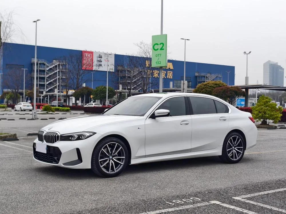 BMW 3-Series, 2023