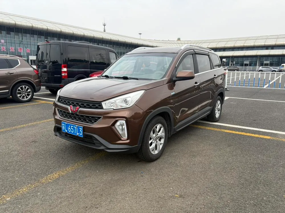 Wuling Hongguang S3 1.5T Manual Luxury Version CN5, 2018 — фото 1
