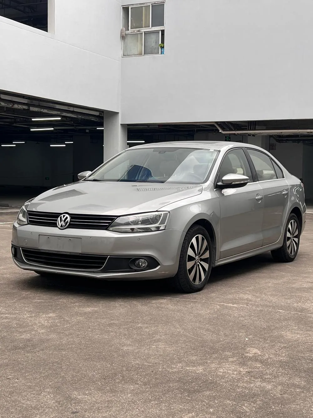 Volkswagen Sagitar, 2012
