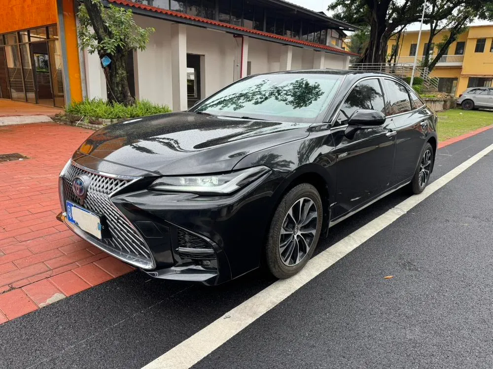 Toyota Avalon Smart Hybrid Dual Engine 2.5L E-CVT Luxury Edition, 2023 — фото 1