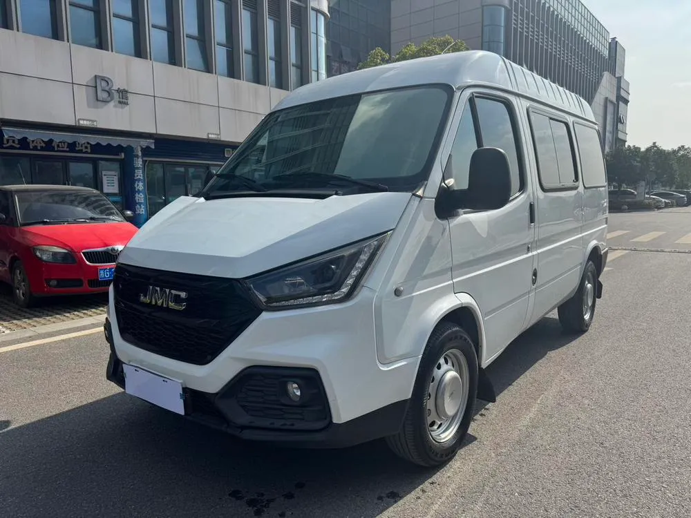 JMC Teshun 2.8T версия короткая база высокая крыша 6 мест дизель нормы China VI JX493, 2021 — фото 1