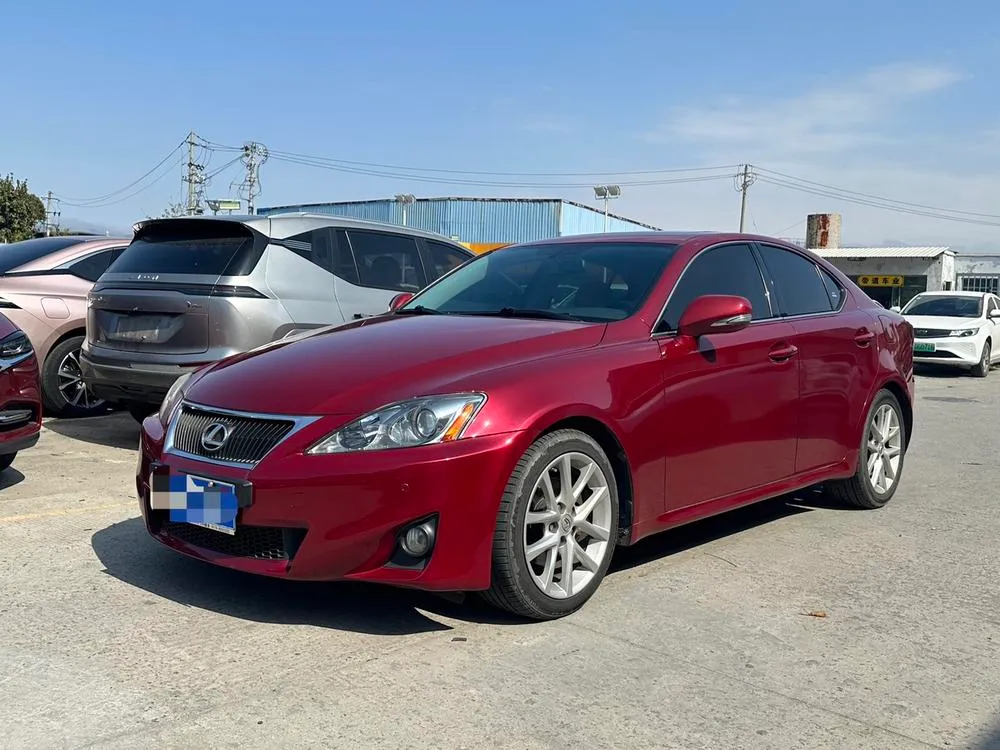Lexus IS, 2011