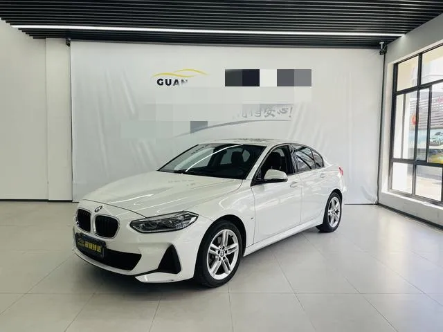 БМВ 1-Series 120i M Sport, 2020 — фото 1