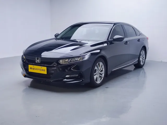 Honda Accord 260TURBO Luxury Edition CN6, 2018 — фото 1