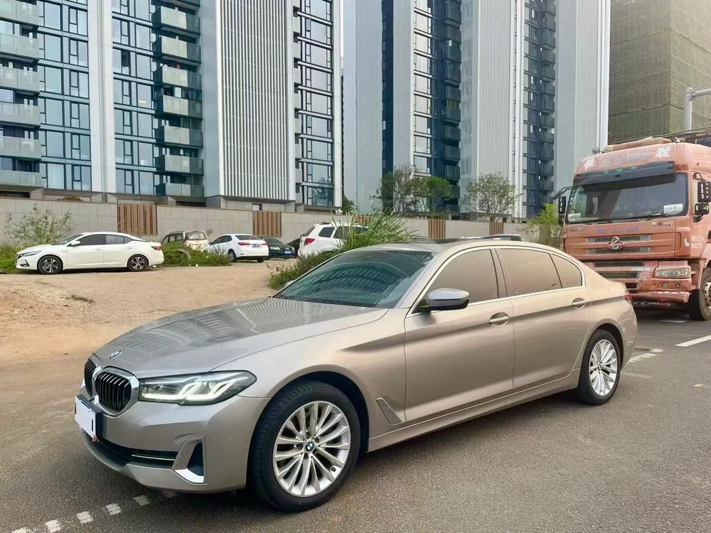 BMW 5-Series, 2022