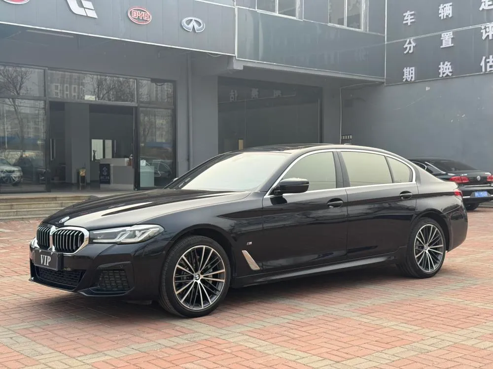 BMW 5-Series, 2022