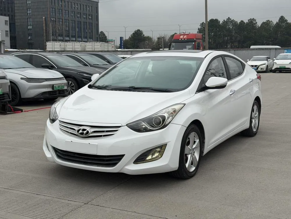 Hyundai Elantra Langdong, 2012