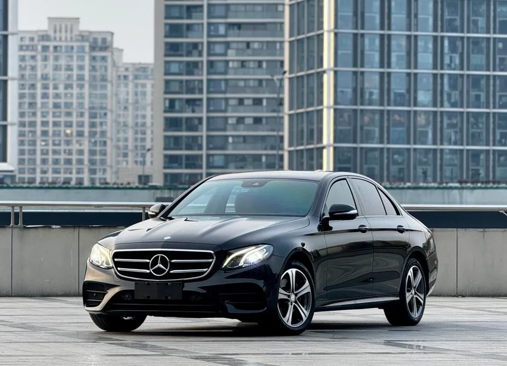 Mercedes-Benz E-Class E 200 Sport Version 4MATIC, 2017 — фото 1