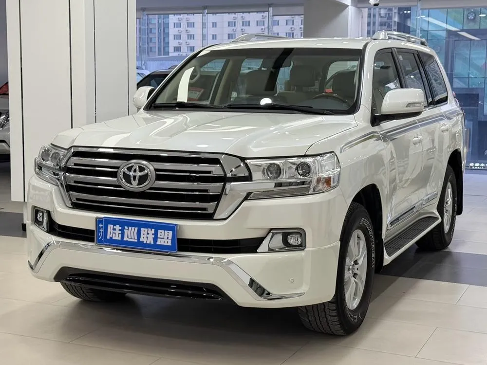 Тойота Land Cruiser (Import) 5.7L Auto 4WD 7 Seater Parallel Import, 2018 — фото 1