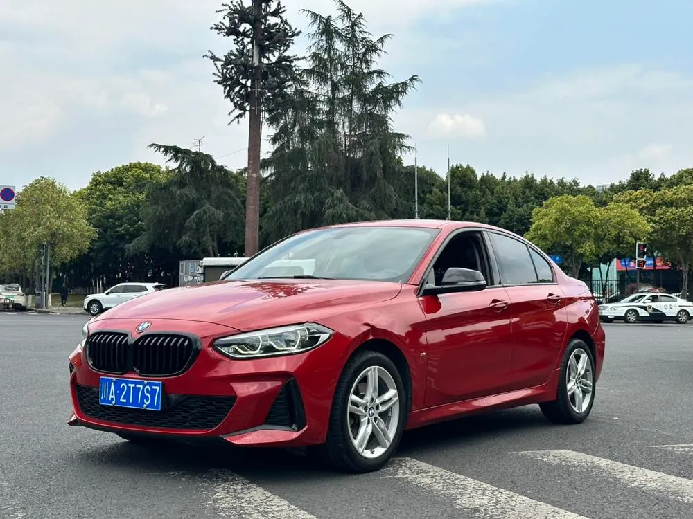 BMW 1-Series 120i M Sport Edition, 2021 — фото 1