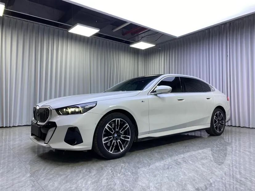 BMW 5-Series, 2024