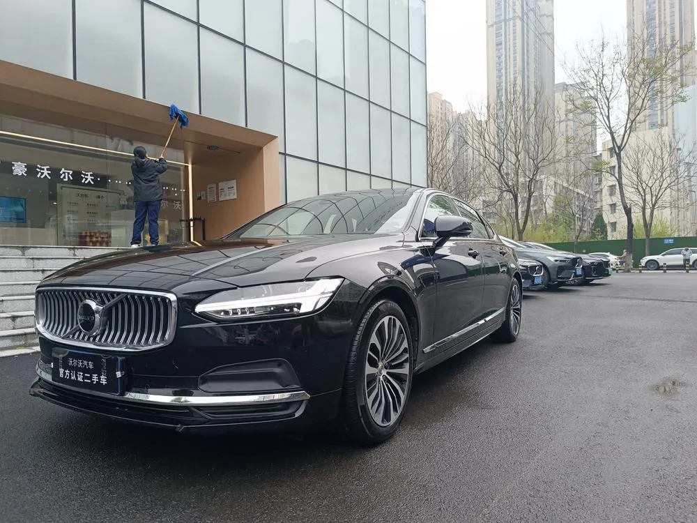 Вольво S90 B5 Luxury Edition, 2024 — фото 1