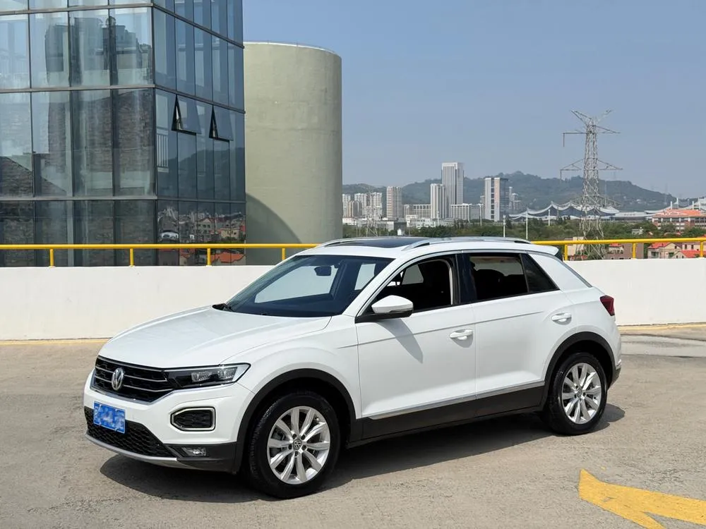 Volkswagen T-Roc 230TSI DSG 2WD Version CN6, 2019 — фото 1