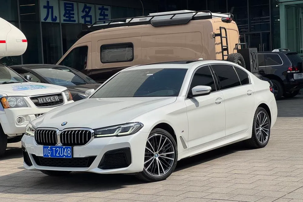 BMW 5-Series, 2022