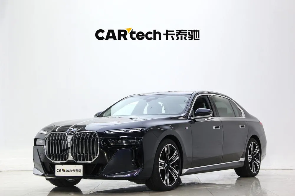 BMW 7-Series 740Li Leading Version M Sport, 2023 — фото 1