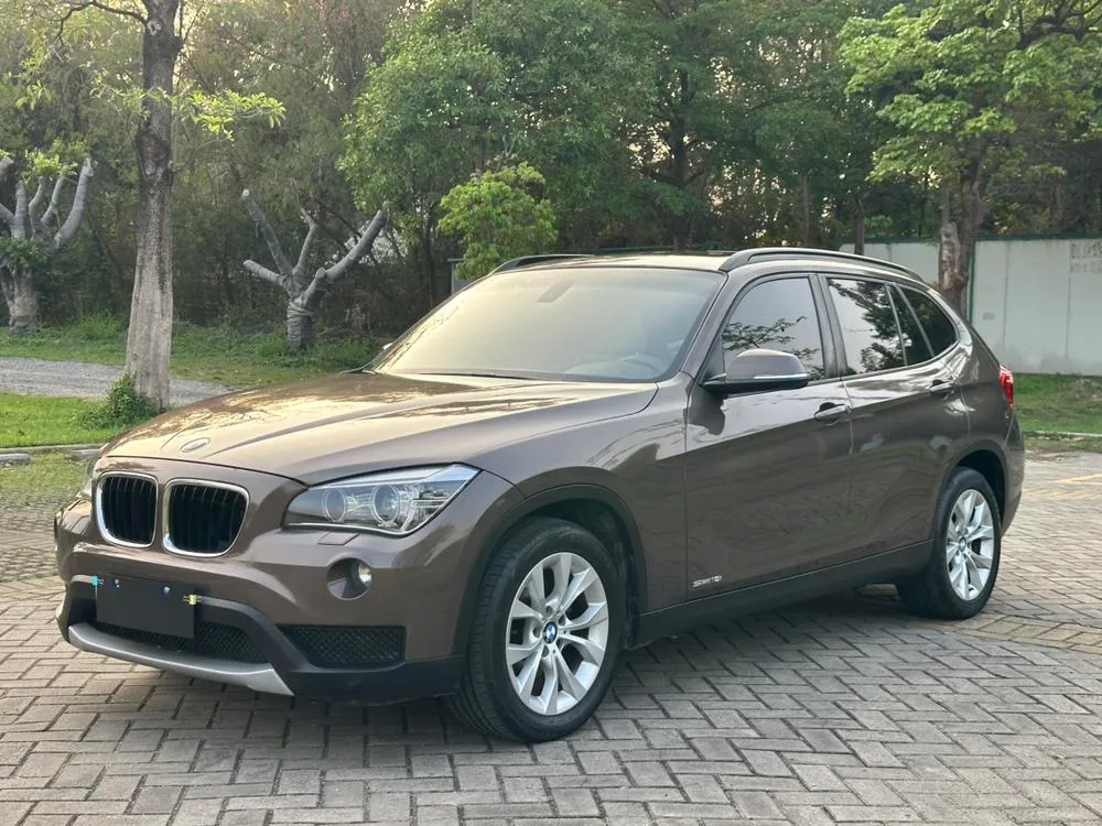 BMW X1 (Import) sDrive18i Luxury Version, 2012 — фото 1