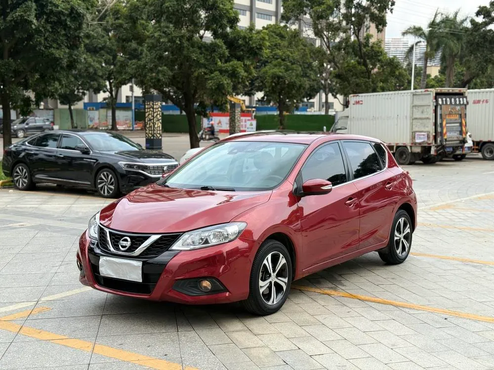Nissan Tiida 1.6L CVT Edition, 2016 — фото 1