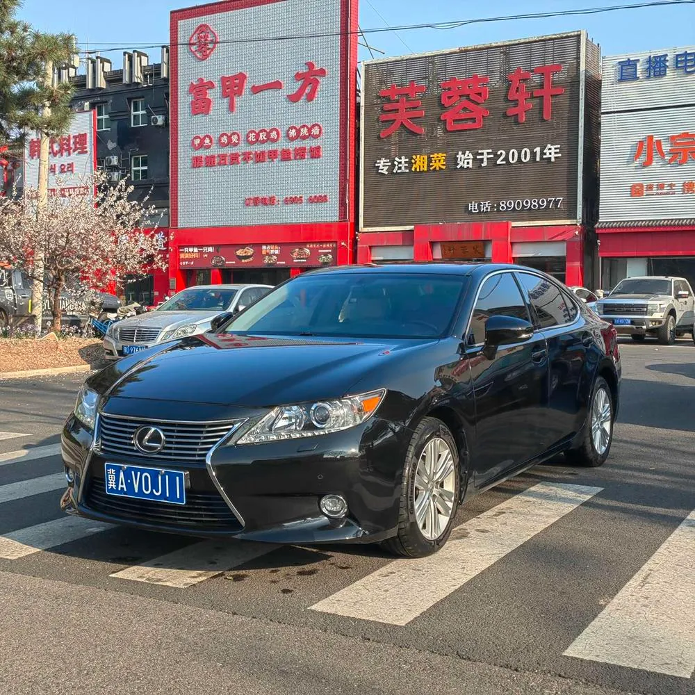 Lexus ES, 2013