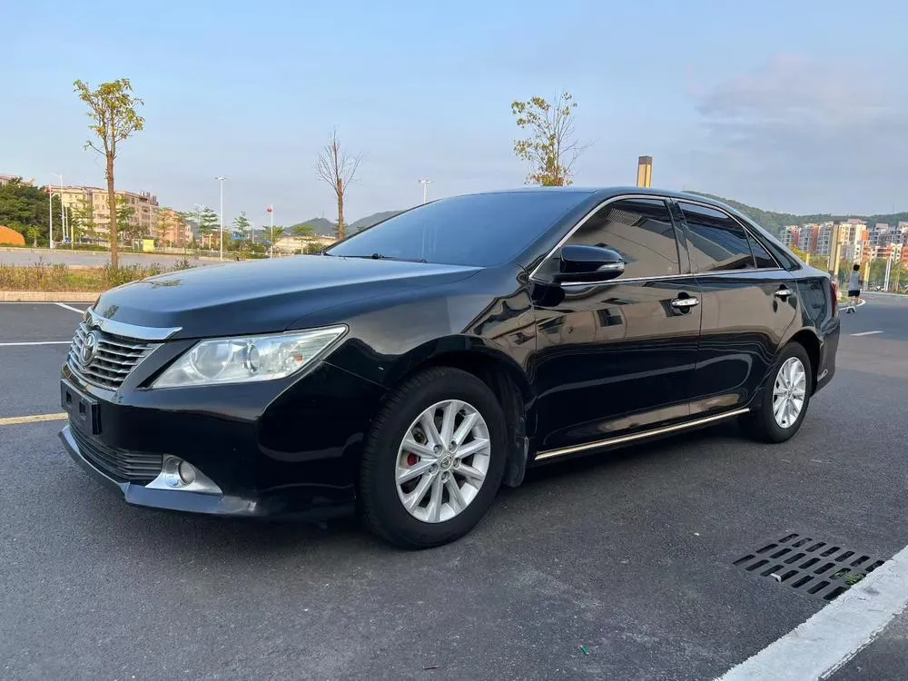 Toyota Camry 2.0G Luxury Navigation Edition, 2012 — фото 1