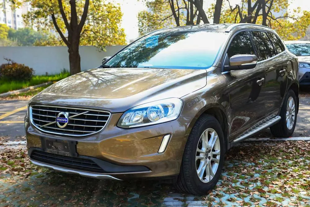 Volvo XC60 T5 Edition, 2015 — фото 1