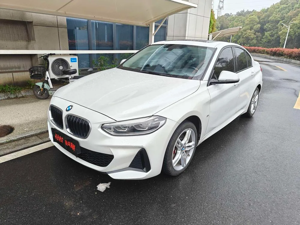 BMW 1-Series 120i M Sport, 2020 — фото 1
