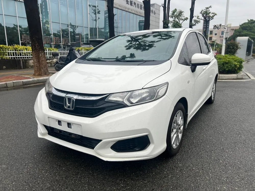 Honda Fit 1.5L CVT Comfort Sunroof Edition, 2018 — фото 1