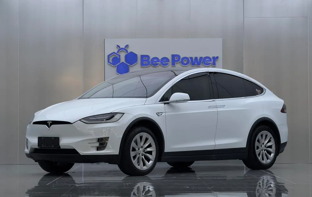 Tesla Model X, 2016