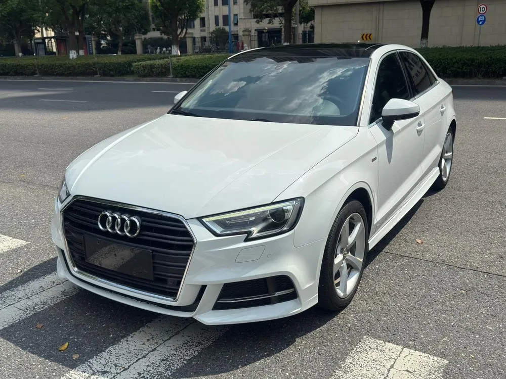 Audi A3 30 Version Limousine 35 TFSI Fashion Version, 2018 — фото 1