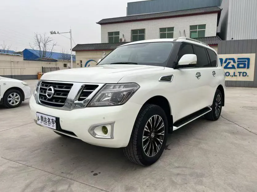Ниссан Patrol Y61 4.0L Auto 4WD 7 Seater Parallel Import, 2018 — фото 1