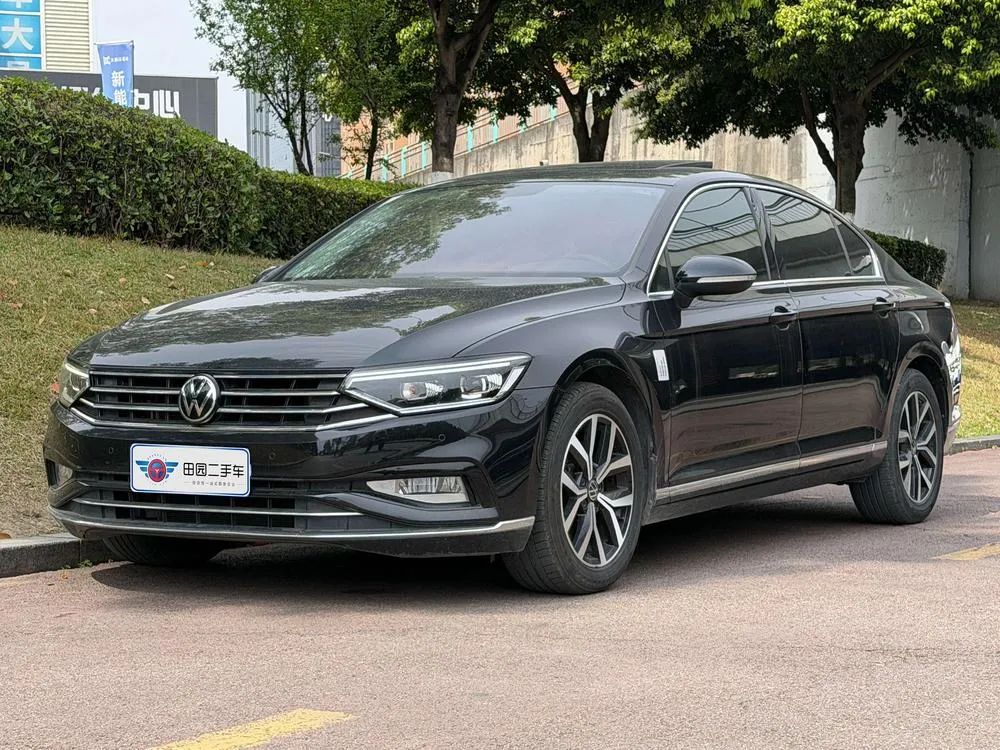 Volkswagen Magotan 2.0T Auto FWD 5 Seater Edition, 2022 — фото 1