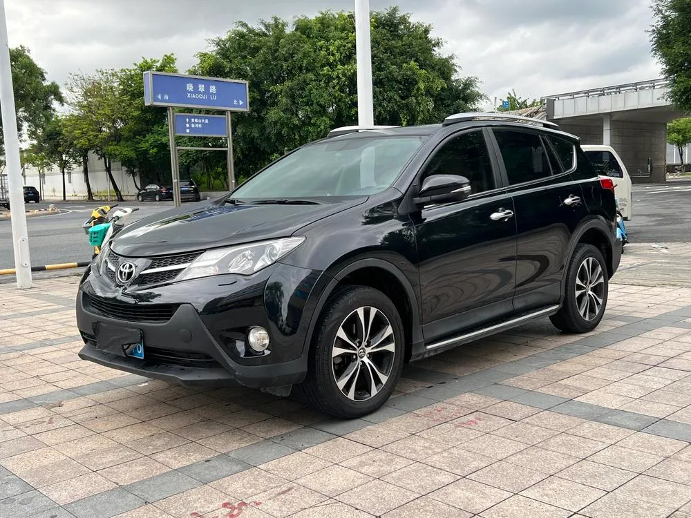 Toyota RAV4 2.5L Auto 4WD Elite Edition, 2015 — фото 1