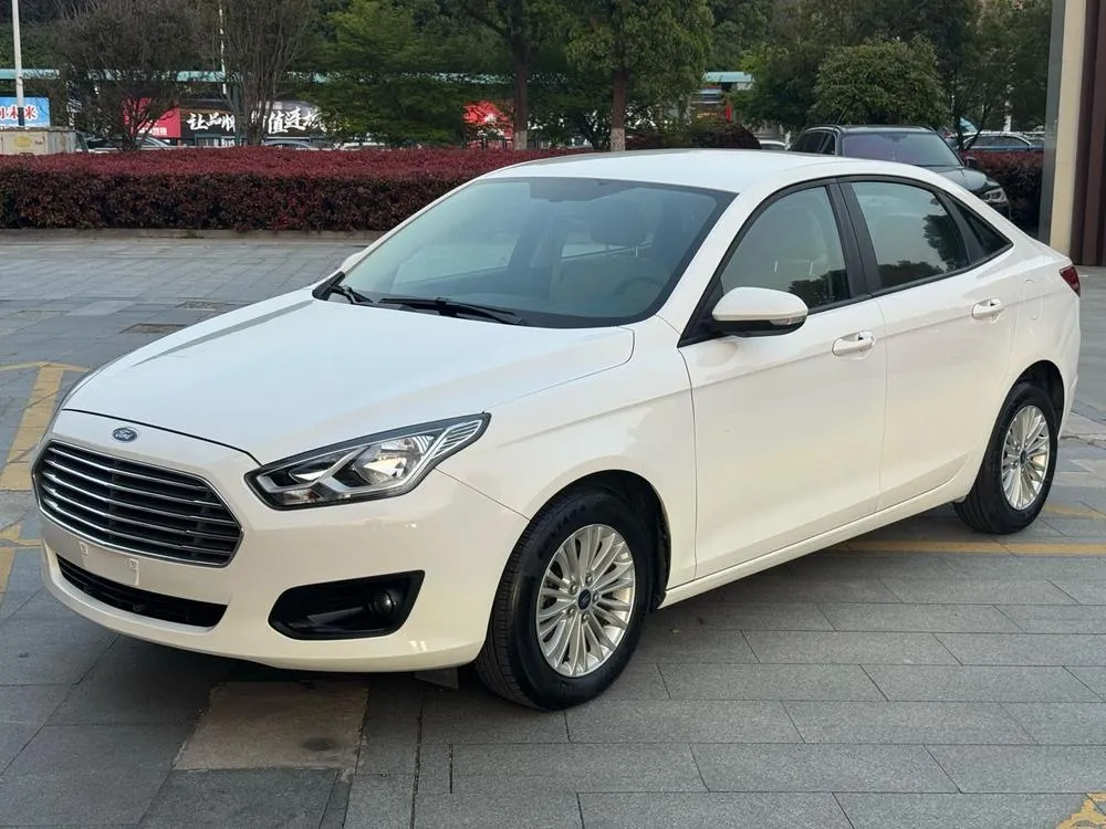 Ford Escort 1.5L Auto Comfort Version, 2015 — фото 1