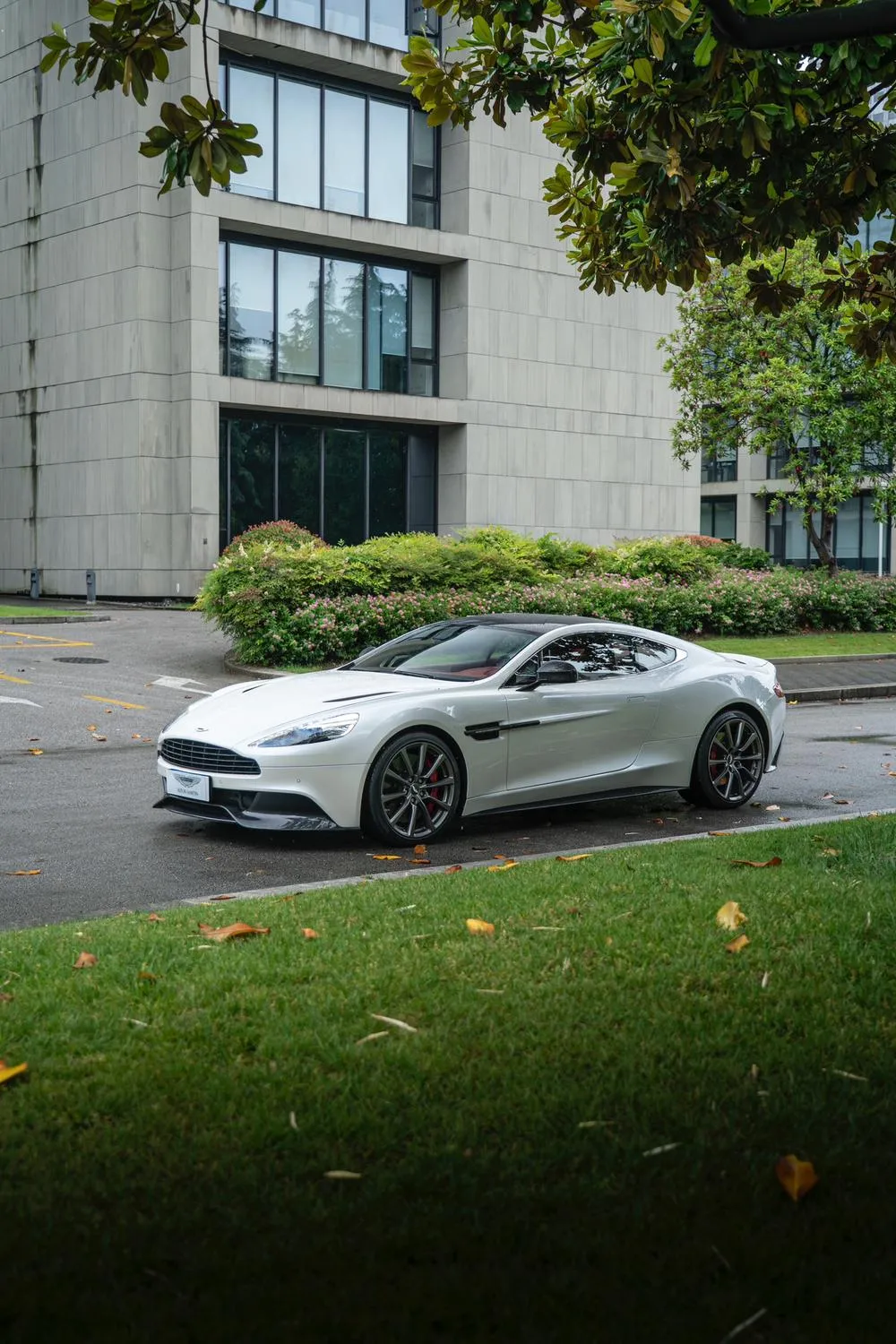 Aston Martin Vanquish, 2013