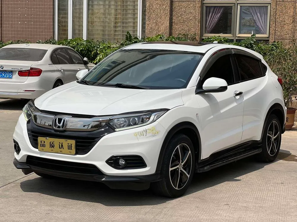 Хонда Vezel 1.5L CVT Edition, 2020 — фото 1