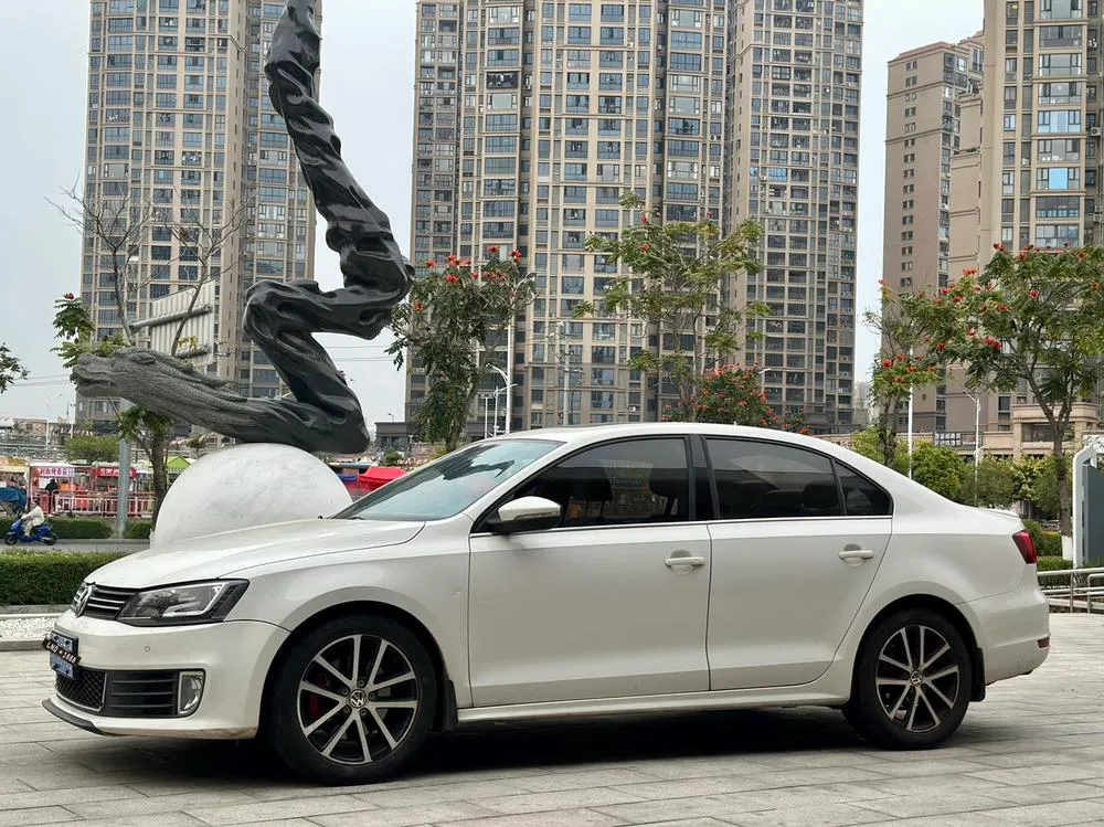 Volkswagen Sagitar 2.0TSI GLI, 2013 — фото 1