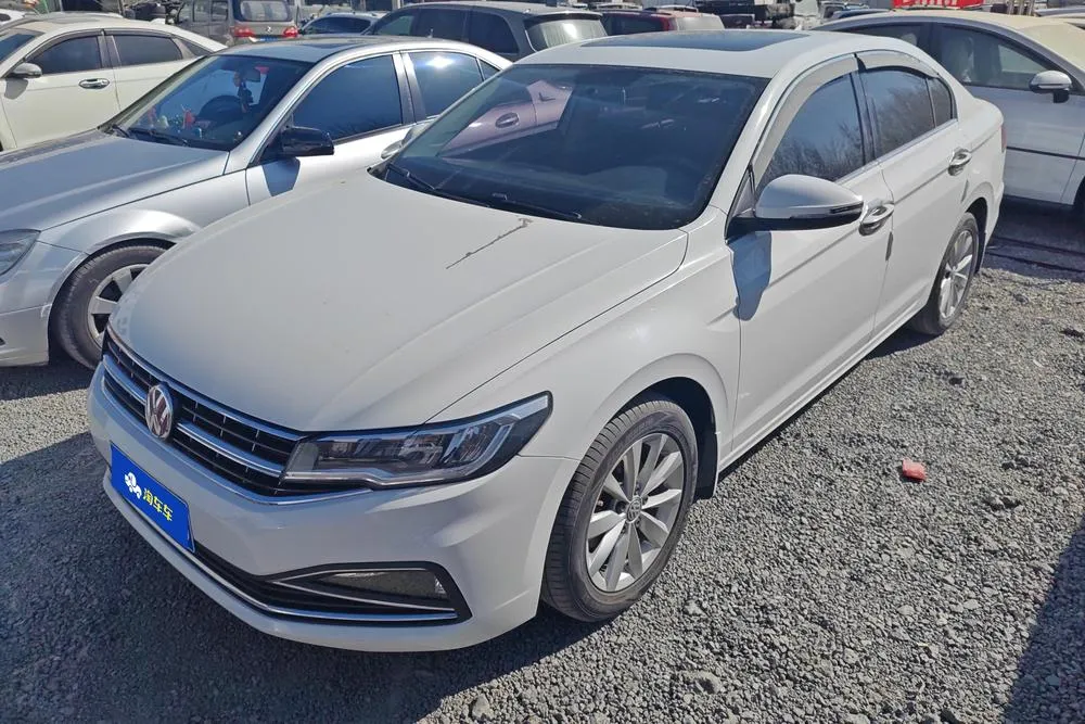 Volkswagen Bora 1.5L Manual Comfort Version, 2019 — фото 1