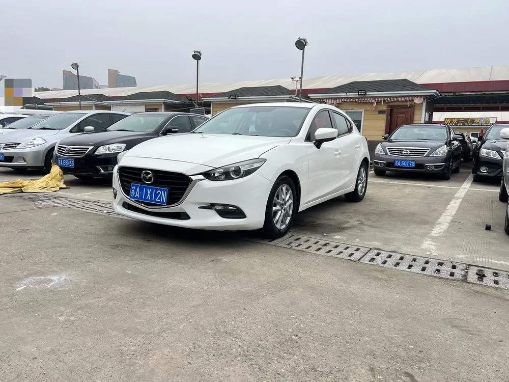 Mazda 3 Axela хэтчбек 1.5L автомат Комфорт нормы China VI, 2017 — фото 1