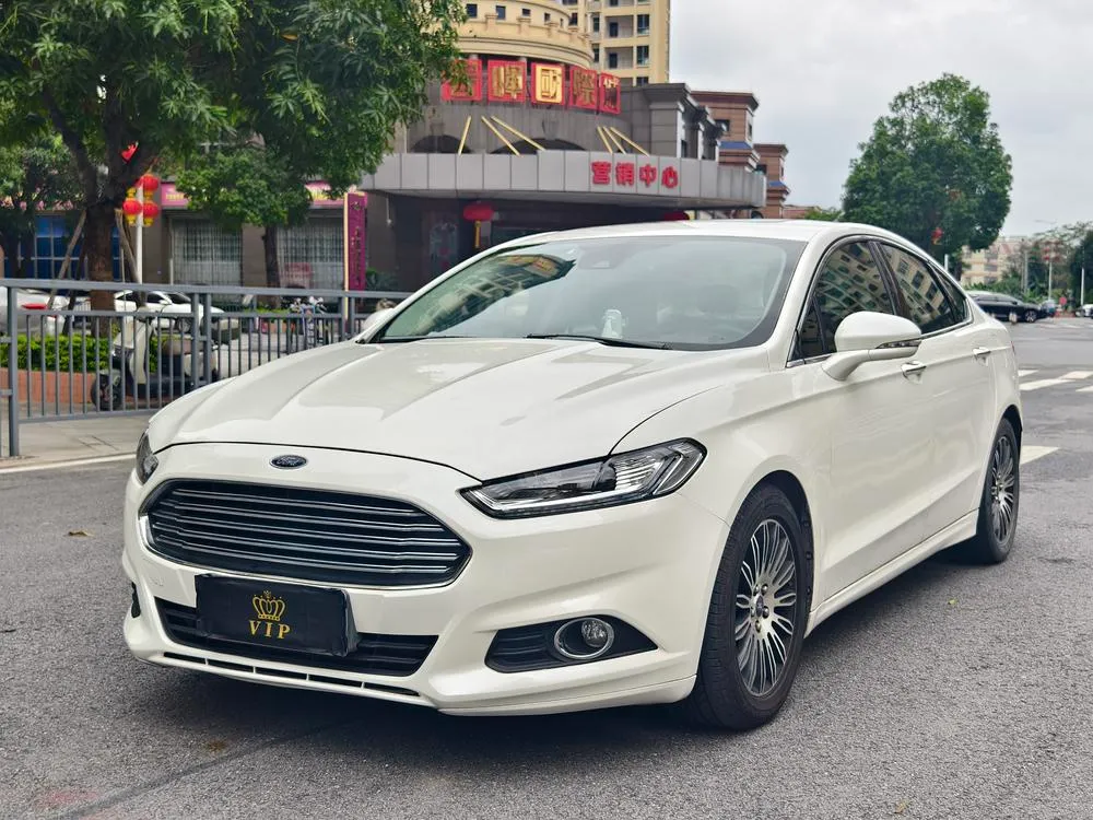 Ford Mondeo 2.0L GTDi200 Fashion Version, 2013 — фото 1