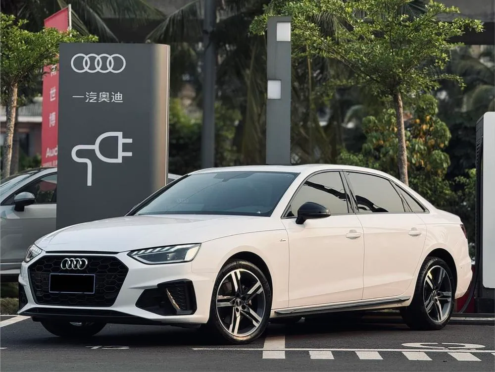 Audi A4L 40 TFSI Luxury Version, 2023 — фото 1