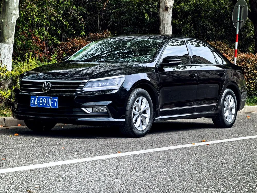 Volkswagen Passat 280TSI DSG Premium Edition, 2017 — фото 1