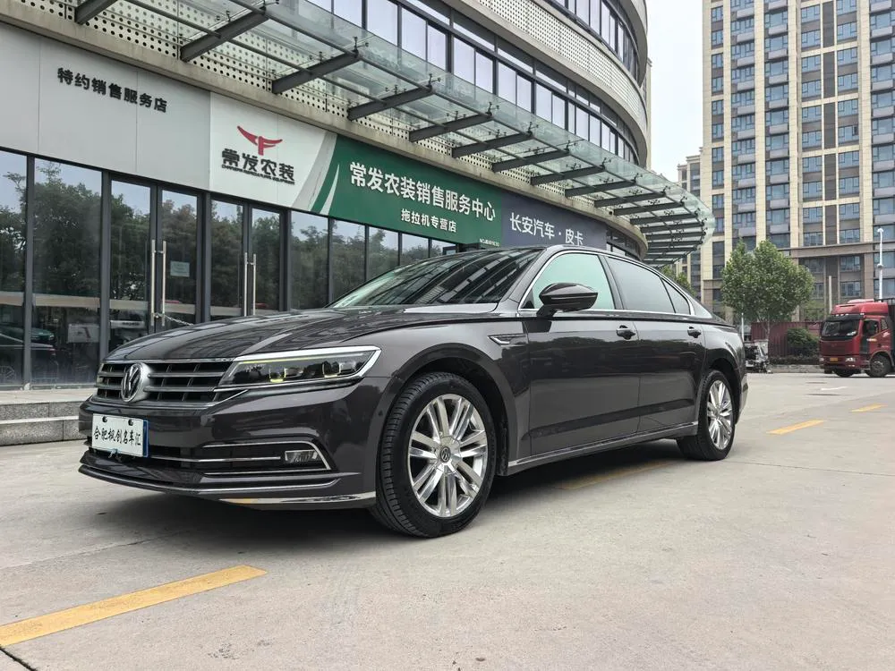 Volkswagen Phideon Facelift 380TSI 2WD Flagship Edition, 2018 — фото 1