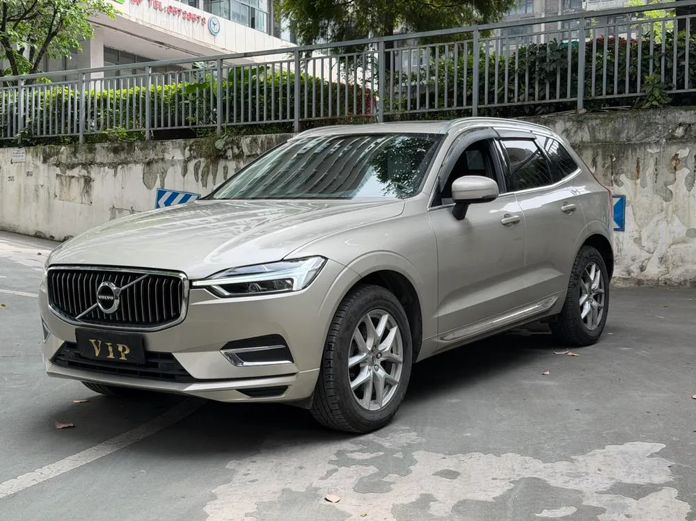 Вольво XC60 T5 4WD Luxury Edition, 2020 — фото 1