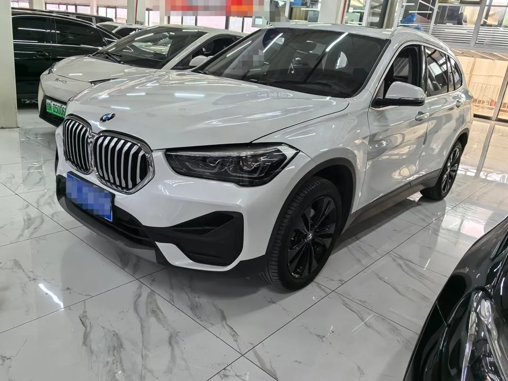 BMW X1 sDrive20Li Fashion Version, 2020 — фото 1