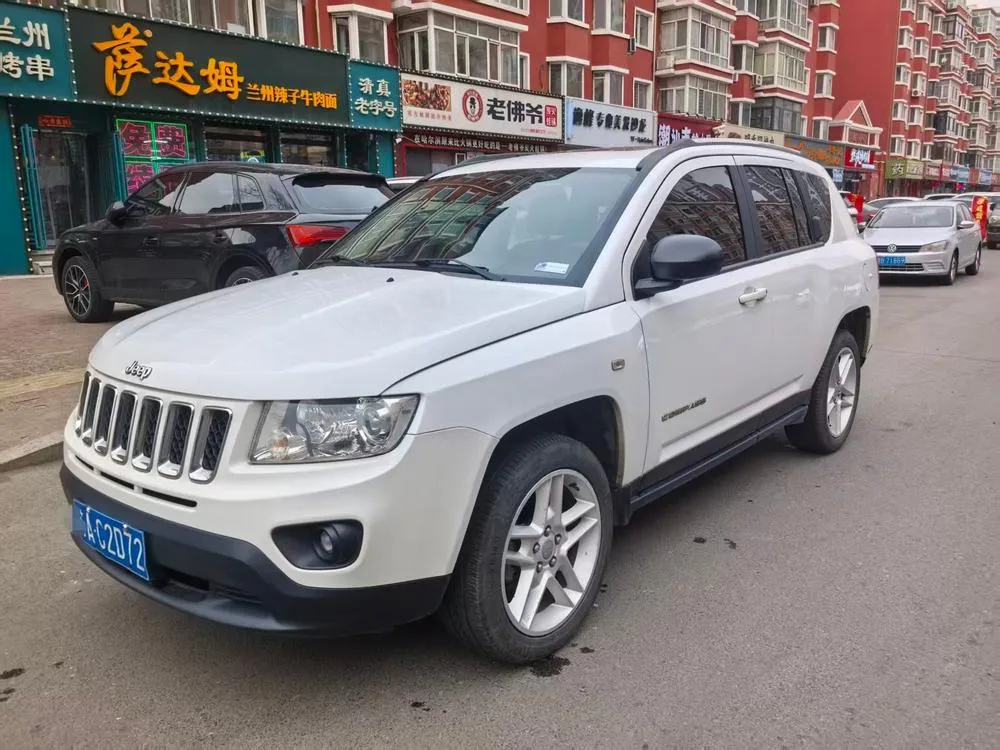Jeep Compass (Import) 2.4L 4WD Sport Edition, 2013 — фото 1