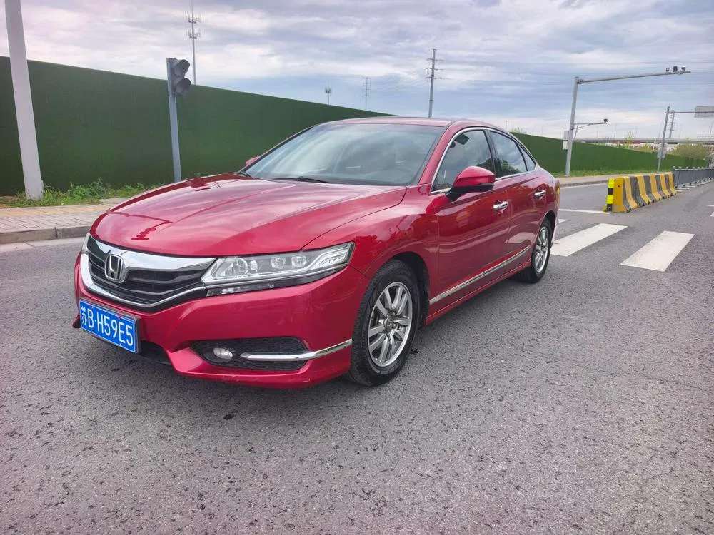 Honda Spirior 2.0L Premium Edition, 2015 — фото 1