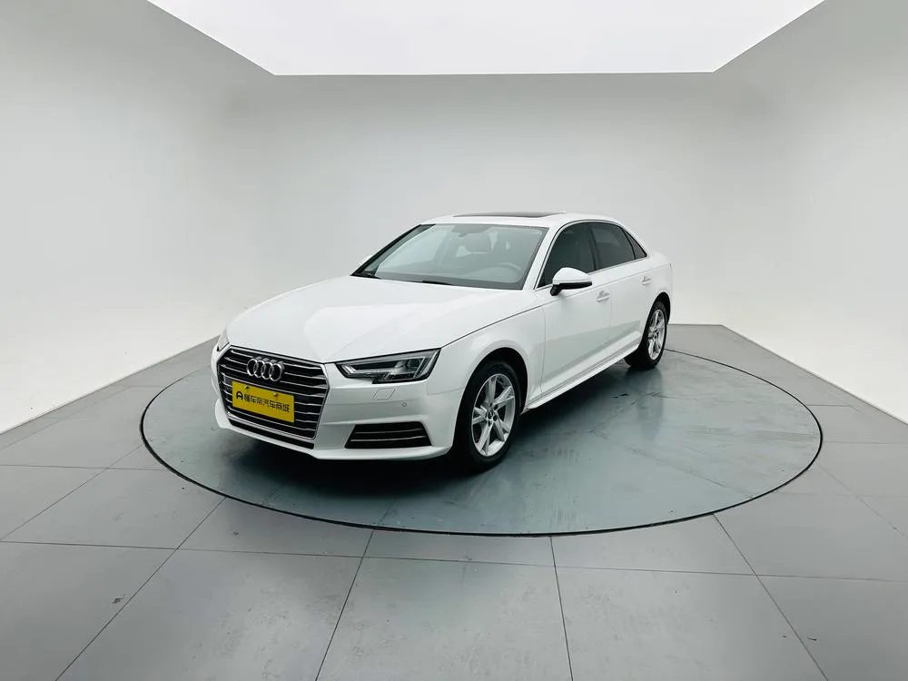 Audi A4L 30 Version 40 TFSI Version, 2018 — фото 1