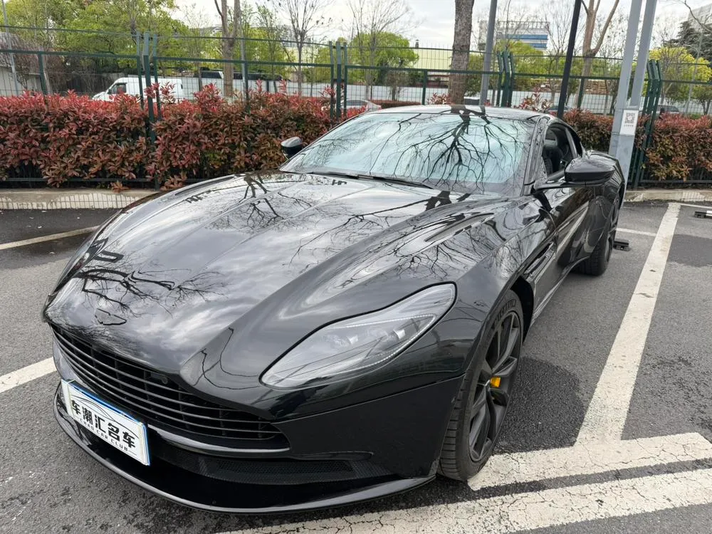 Aston Martin DB11, 2020