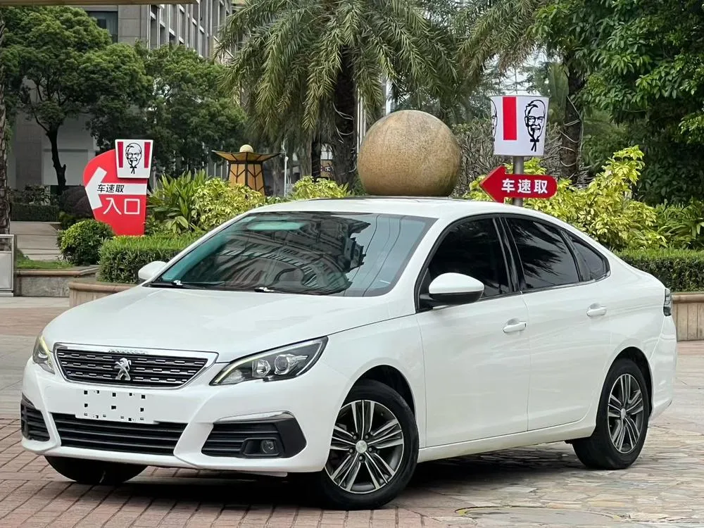 Peugeot 308 1.6L Auto Luxury Edition, 2018 — фото 1
